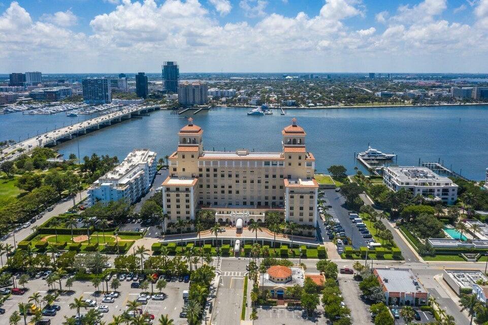 This 2BR/2BA condo is the lowest priced Seasonal Rental in the Palm Beach Biltmore. It offers spectacular Intracoastal waterway views as well as town views. Fully furnished and equipped. Hurricane impact windows. Building amenities include 2 parking spaces (1 inside garage), State of the art exercise room, Olympic size pool, Oceanfront beach club and restaurant, 24 hour doorman, Security guards, 2 tennis courts, and boat docks.