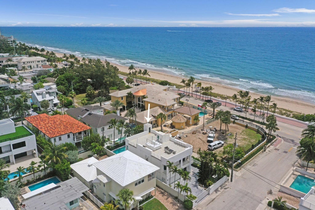 Photo of 3329 NE 16th Court, Fort Lauderdale, FL 33305 (MLS # B26035586)