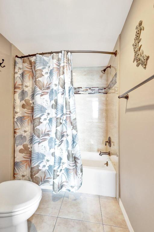 LAKE HARBOUR TOWERS - Residential