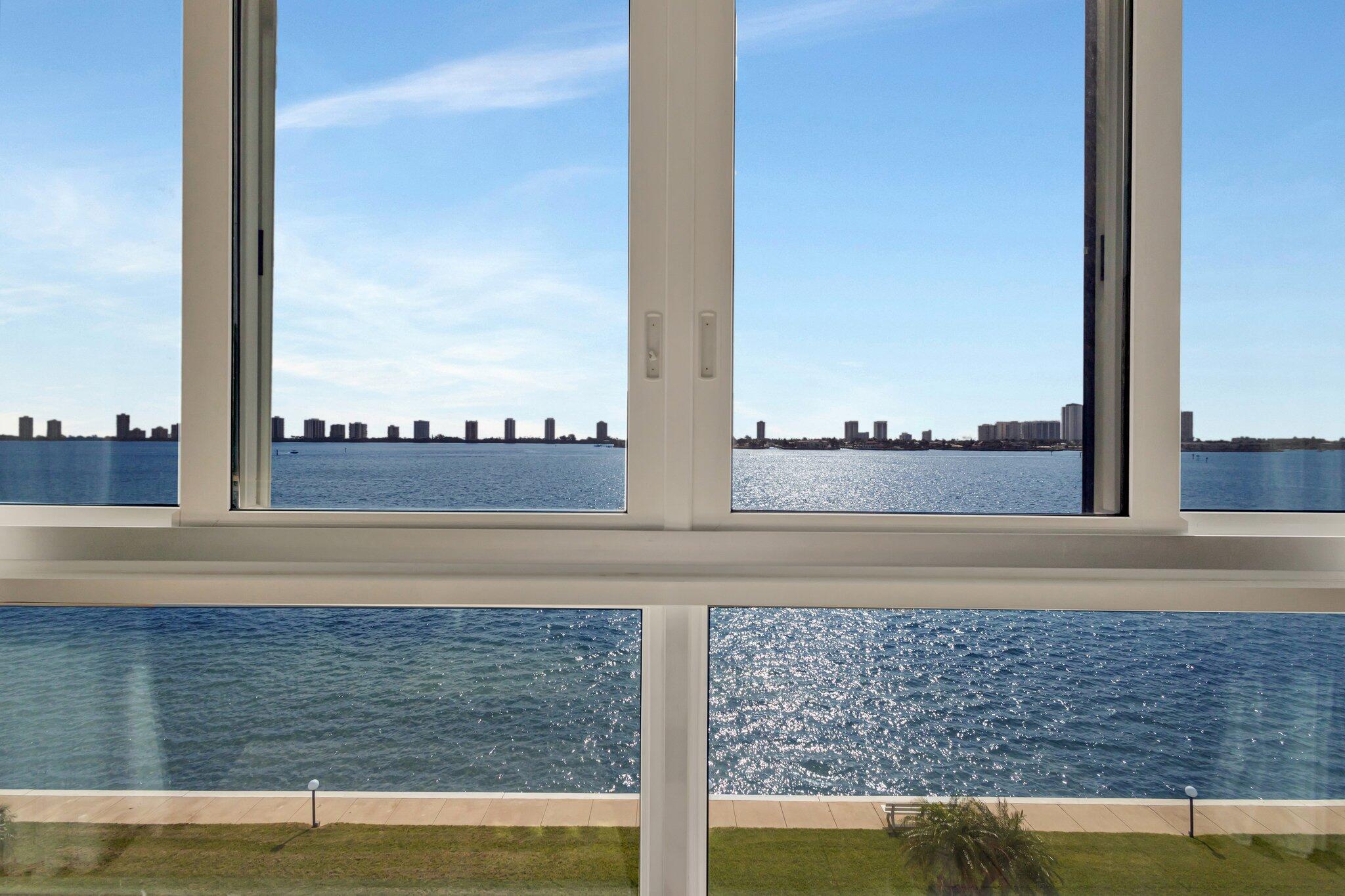 LAKE HARBOUR TOWERS - Residential