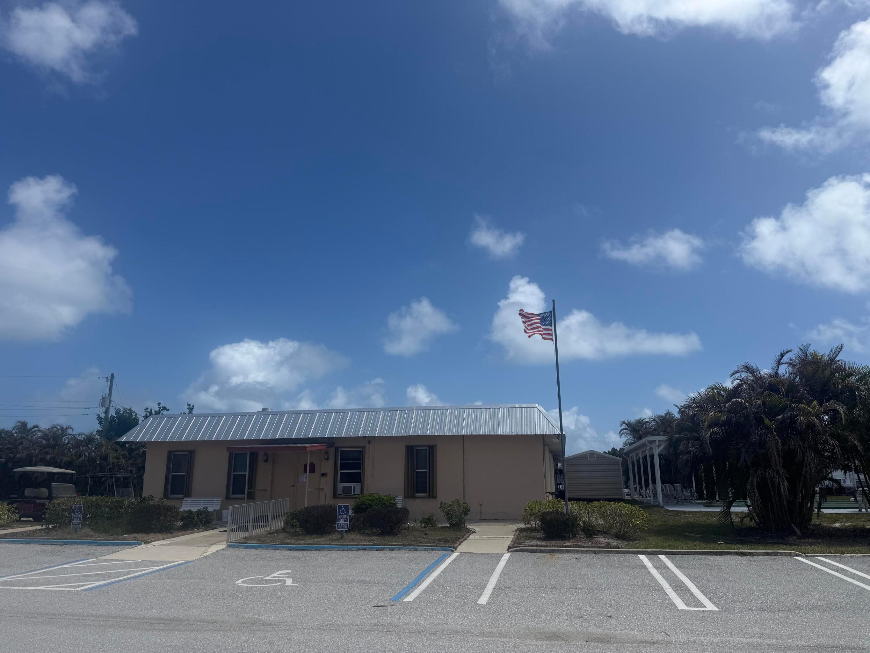 8479 SE Eagle Avenue