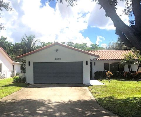 8952 NW 25th Ct Coral Springs FL 33065