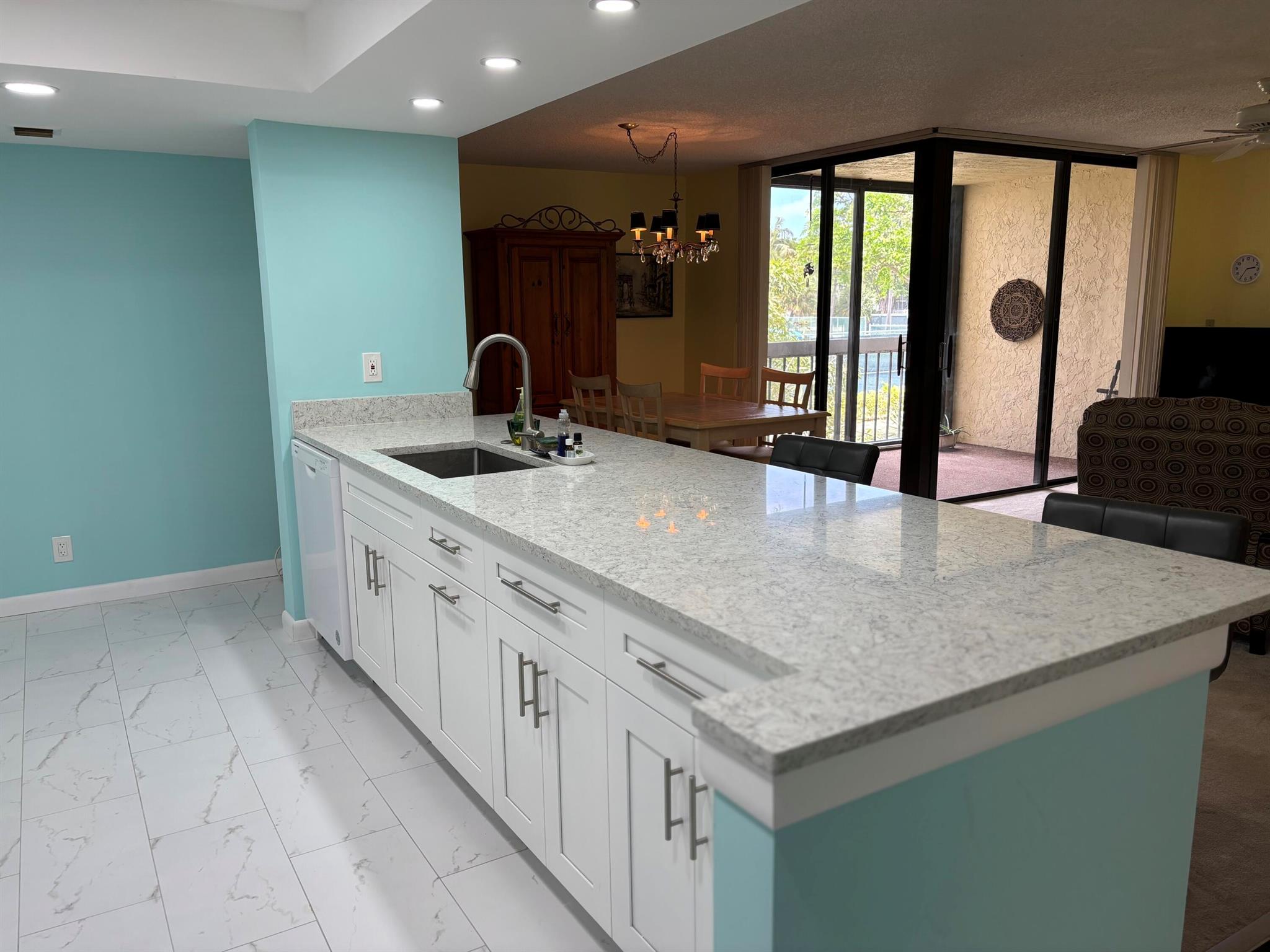 825 Egret Circle 205
