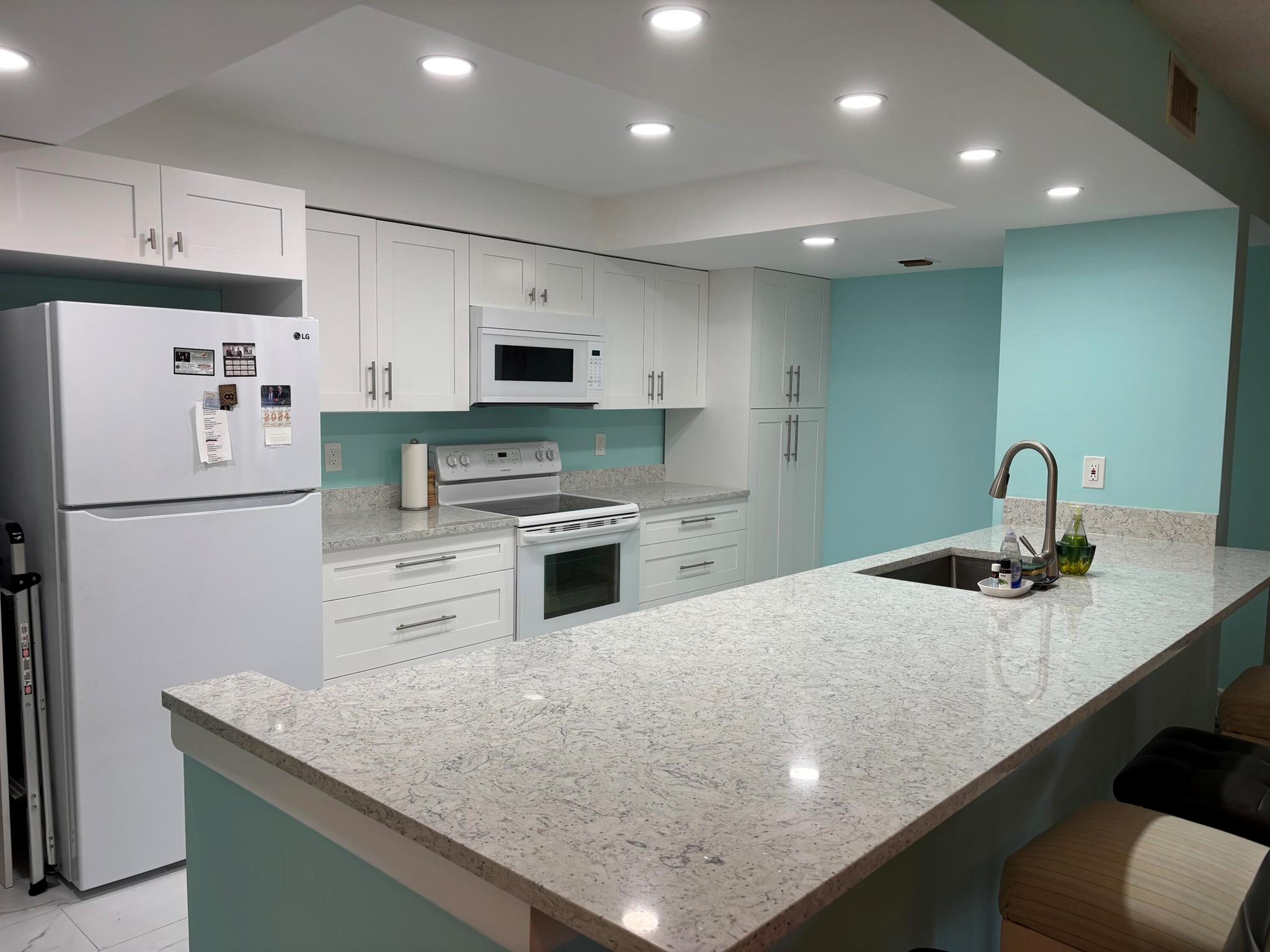 825 Egret Circle 205