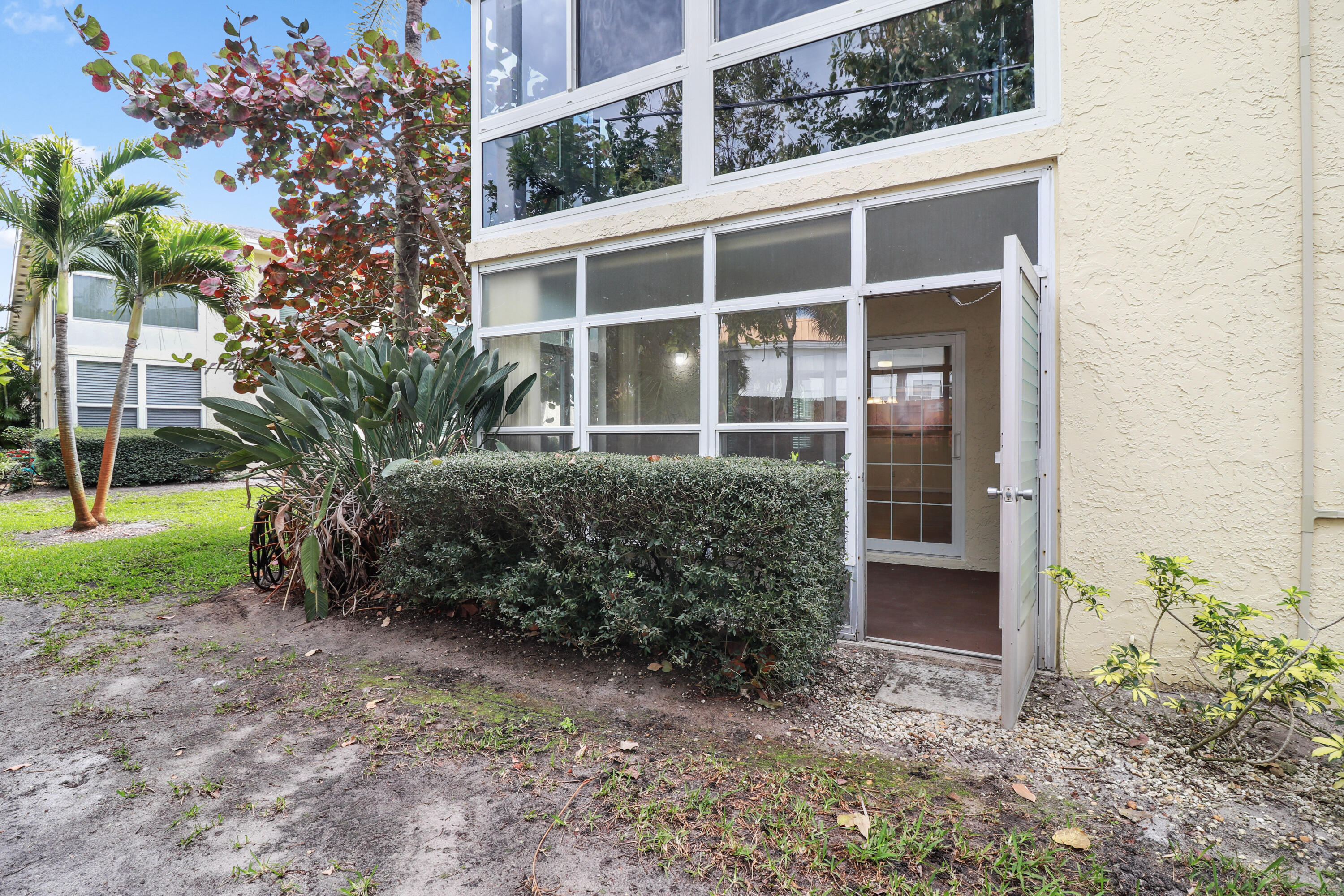 Kingswood Condo - Residential