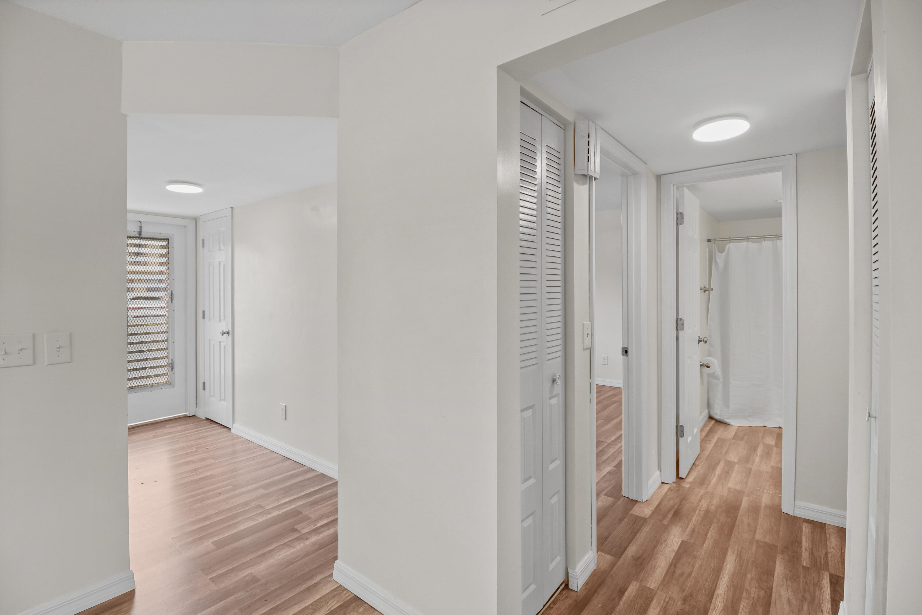 Kingswood Condo - Residential