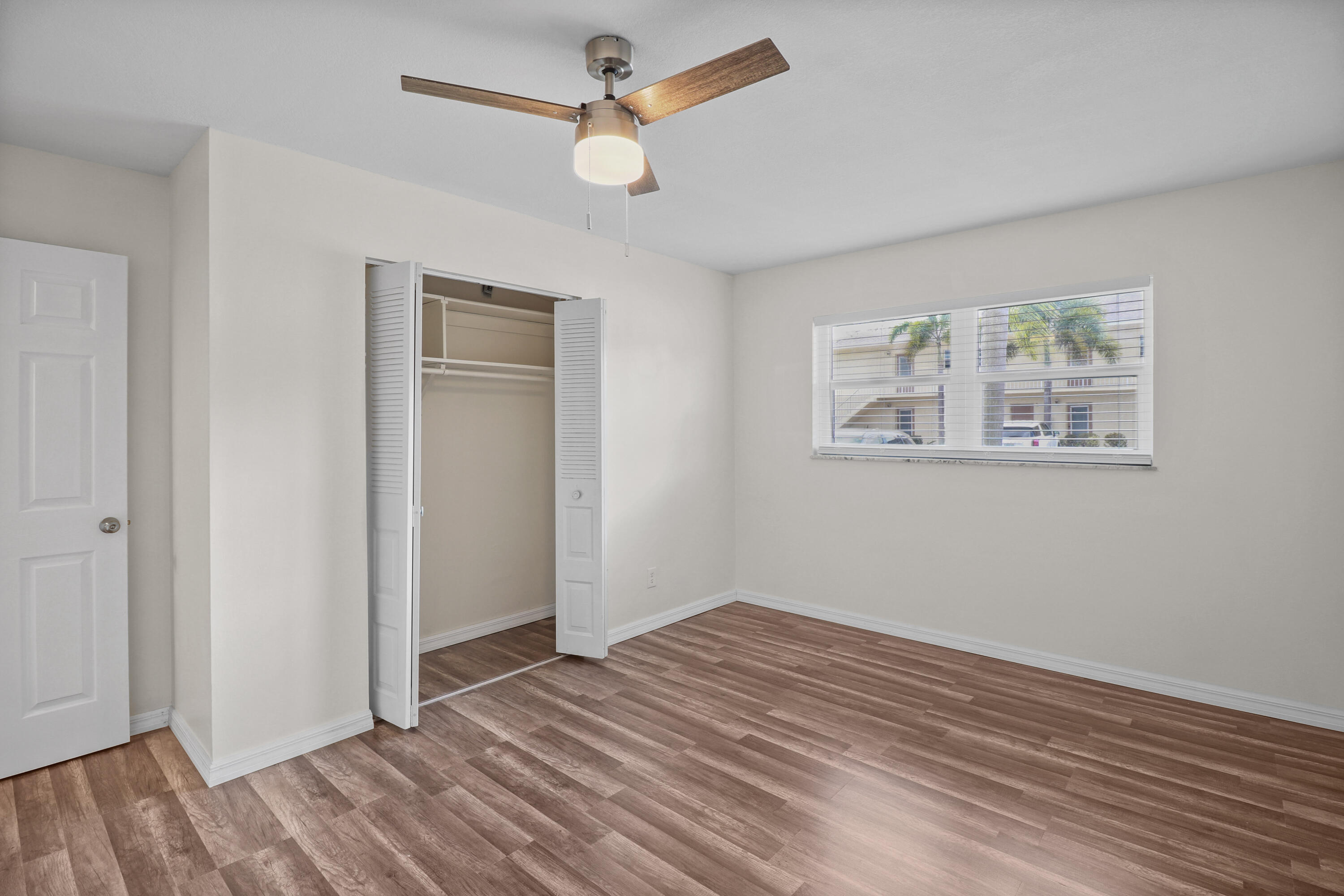 Kingswood Condo - Residential