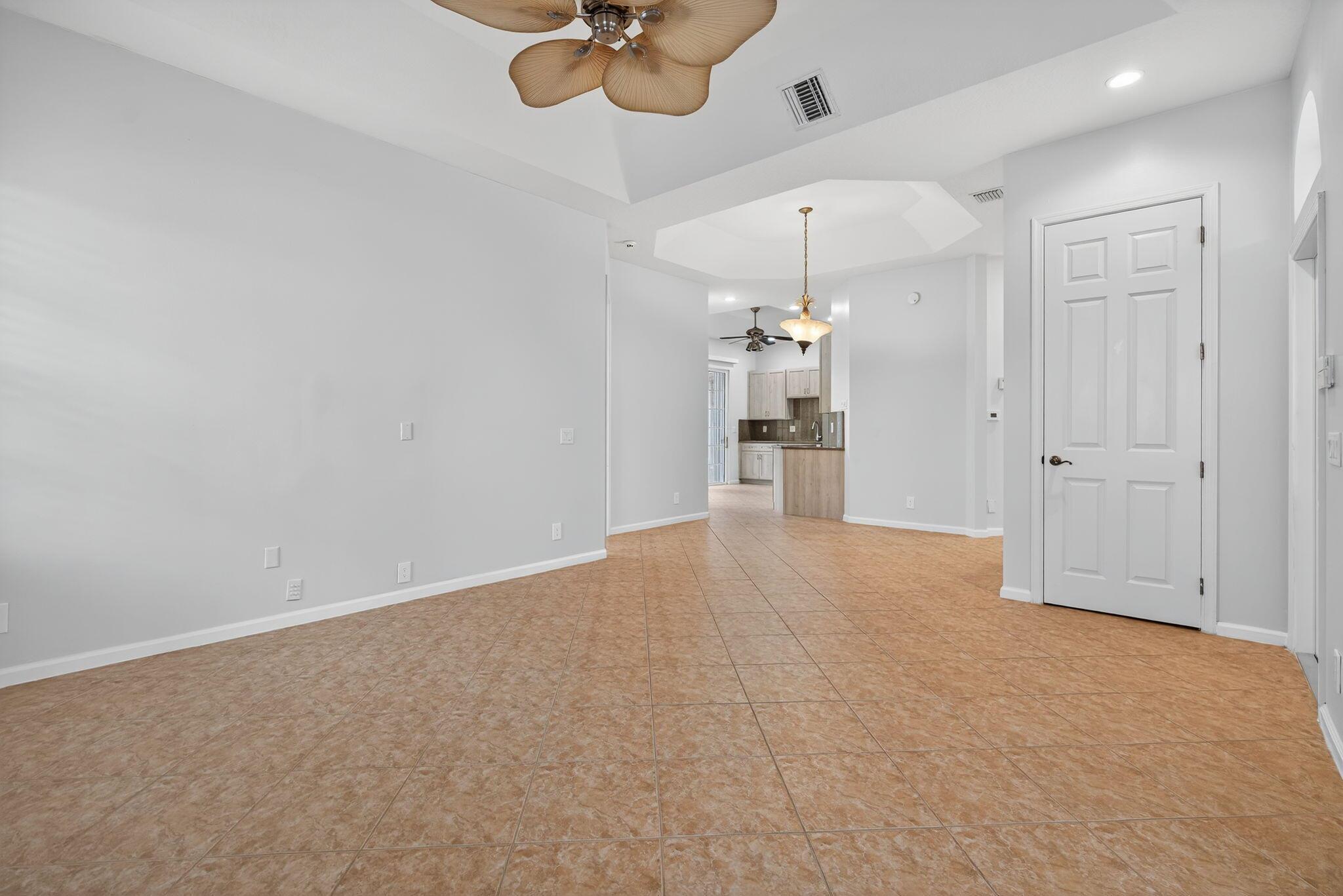 VILLAS AT MANGROVE BAY CO - Residential Lease