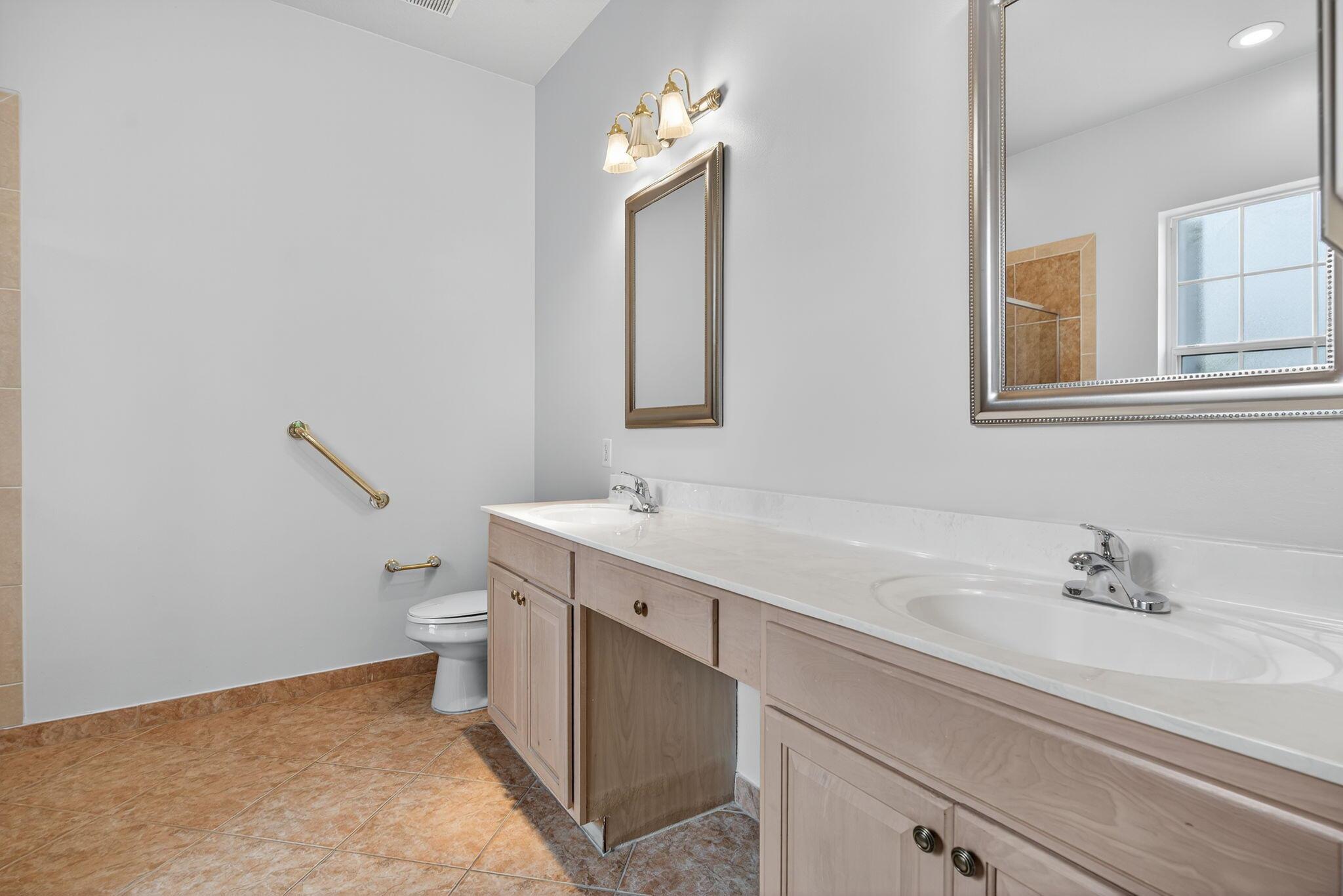 VILLAS AT MANGROVE BAY CO - Residential Lease