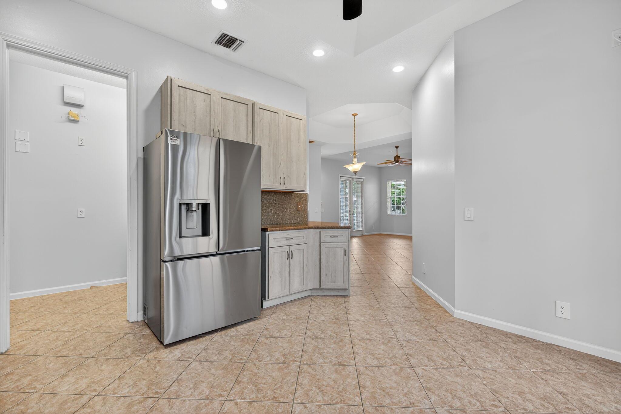 VILLAS AT MANGROVE BAY CO - Residential Lease