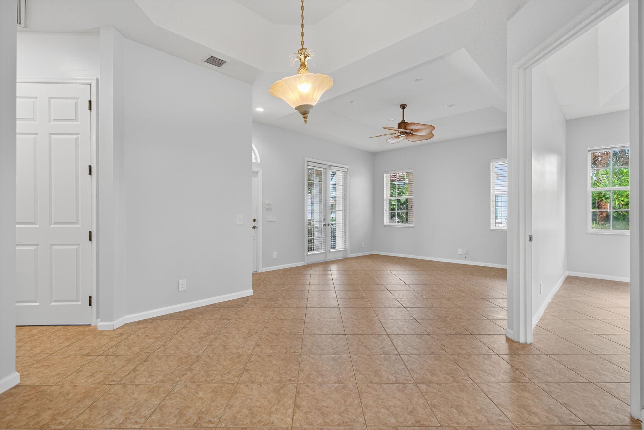 VILLAS AT MANGROVE BAY CO - Residential Lease