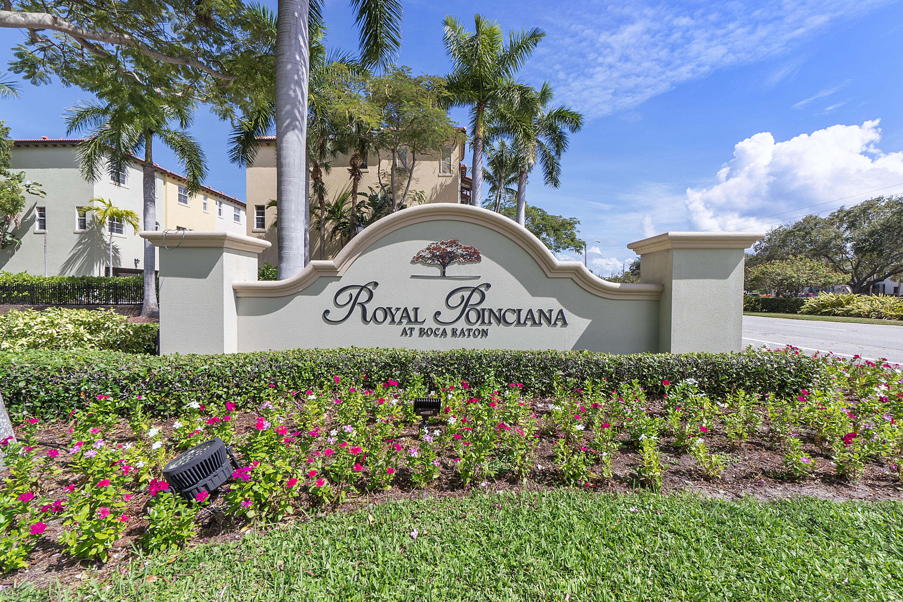 ROYAL POINCIANA - Residential