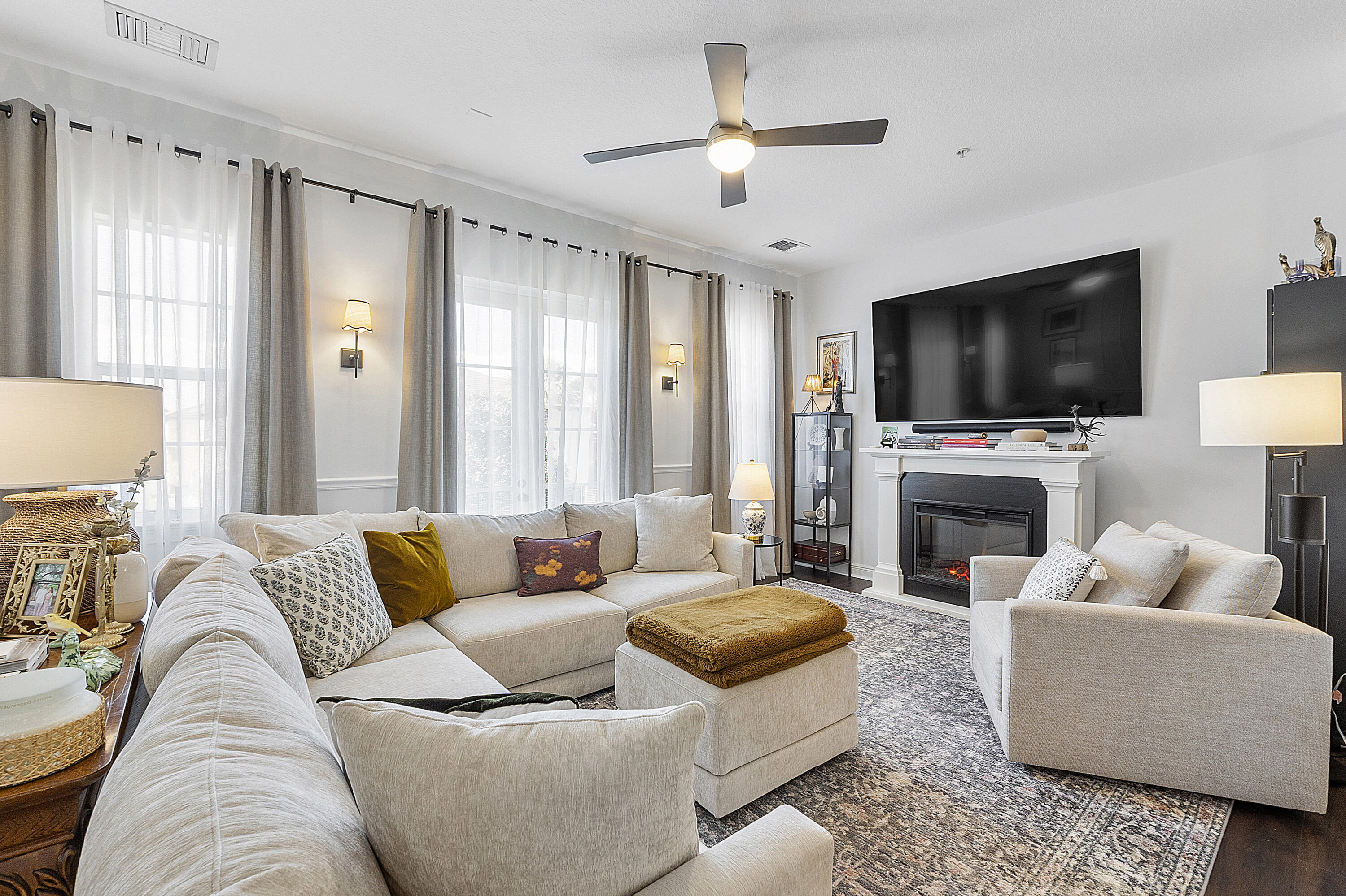 ROYAL POINCIANA - Residential