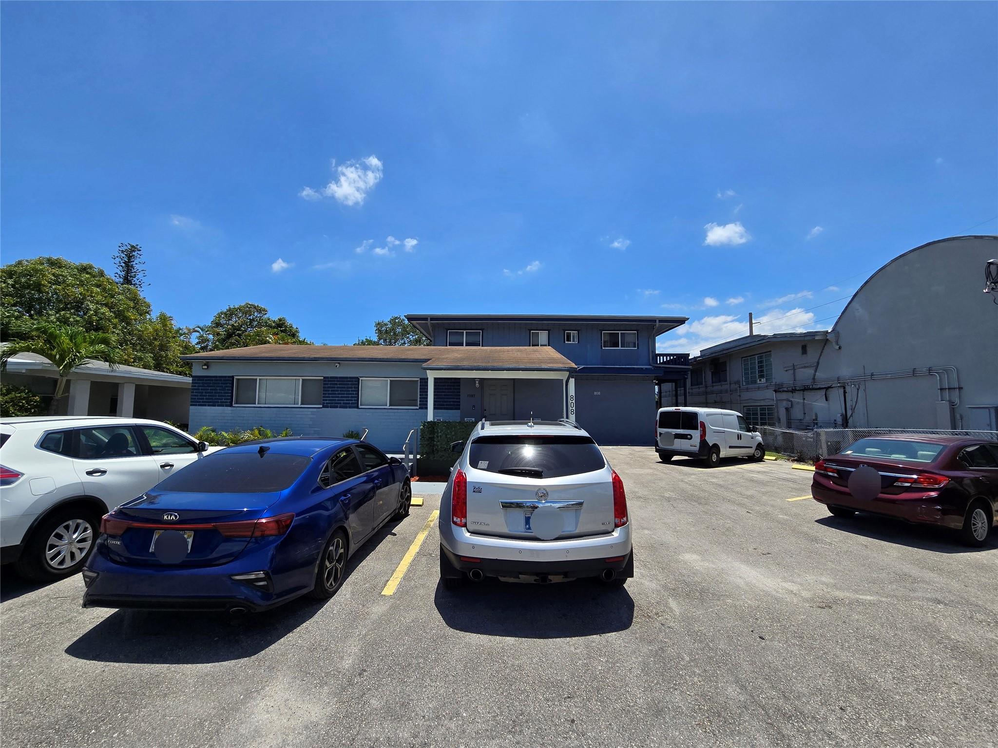 808 NW 19 St
