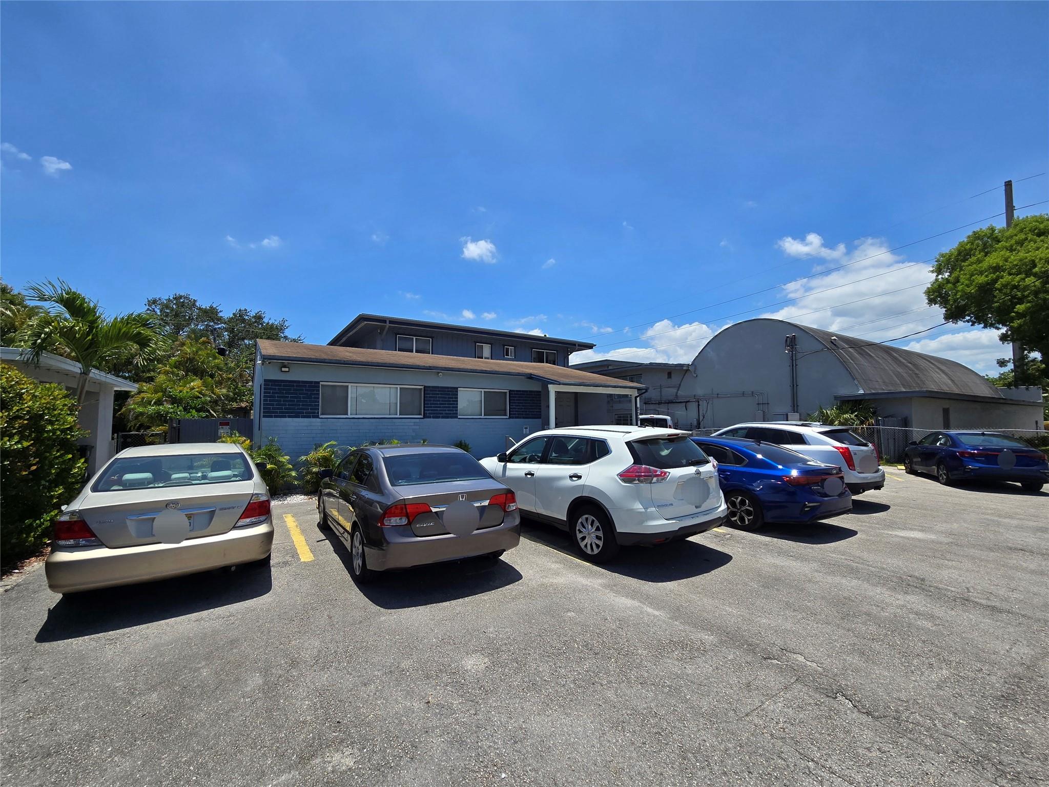808 NW 19 St