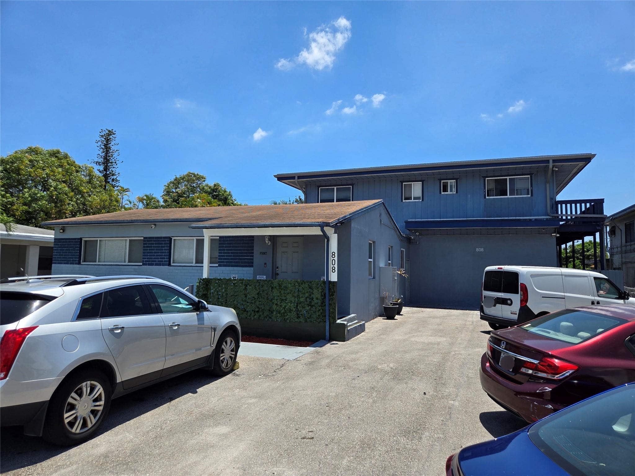 808 NW 19 St