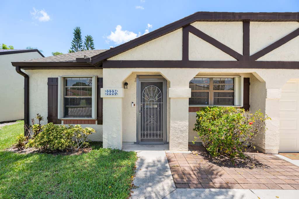 Photo of 2225 SE Barrington Street, Port Saint Lucie, FL 34952 (MLS # B26043469)