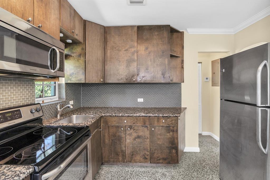 LAKE WORTH TOWN OF - Residential Income