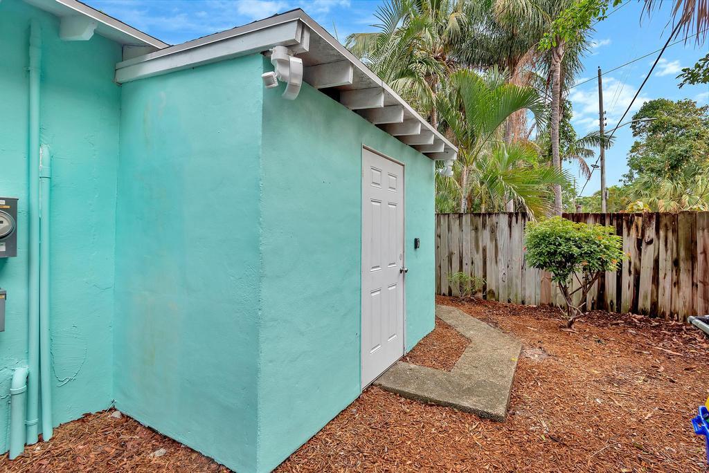 LAKE WORTH TOWN OF - Residential Income