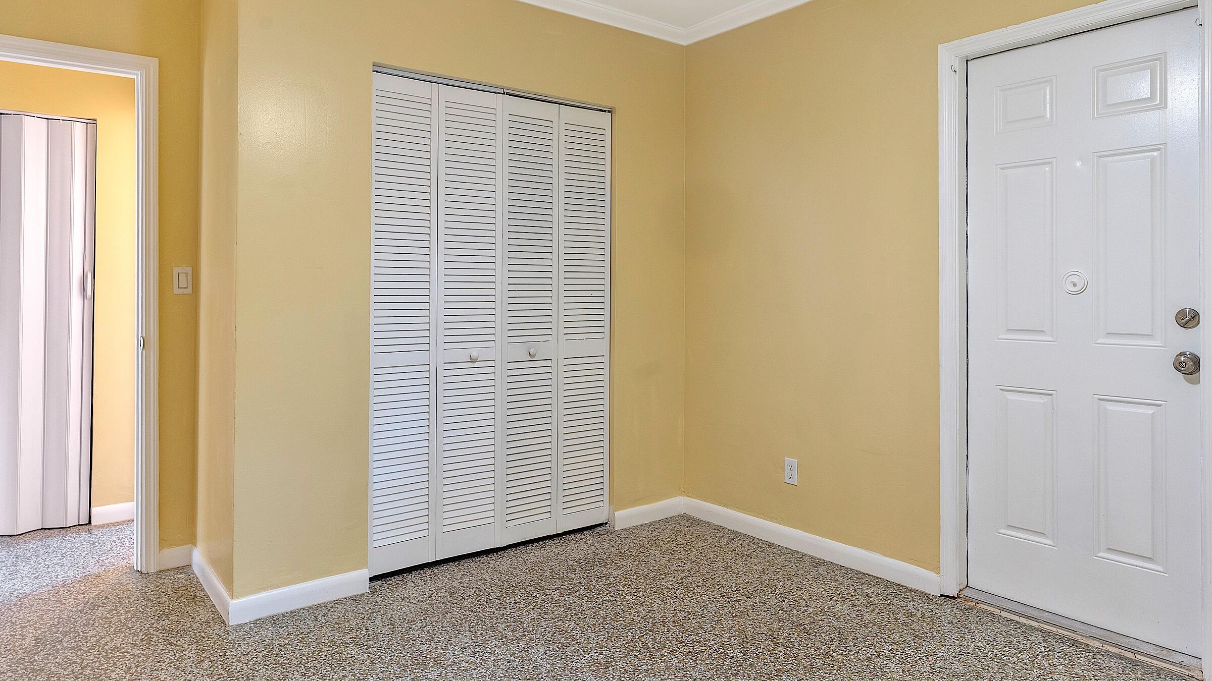 LAKE WORTH TOWN OF - Residential Income