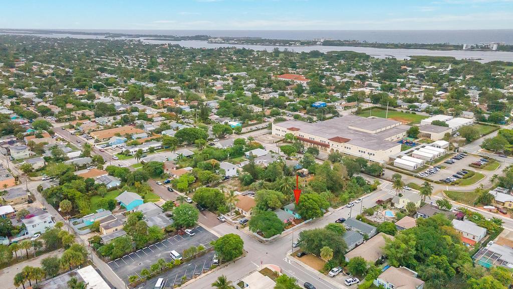 LAKE WORTH TOWN OF - Residential Income