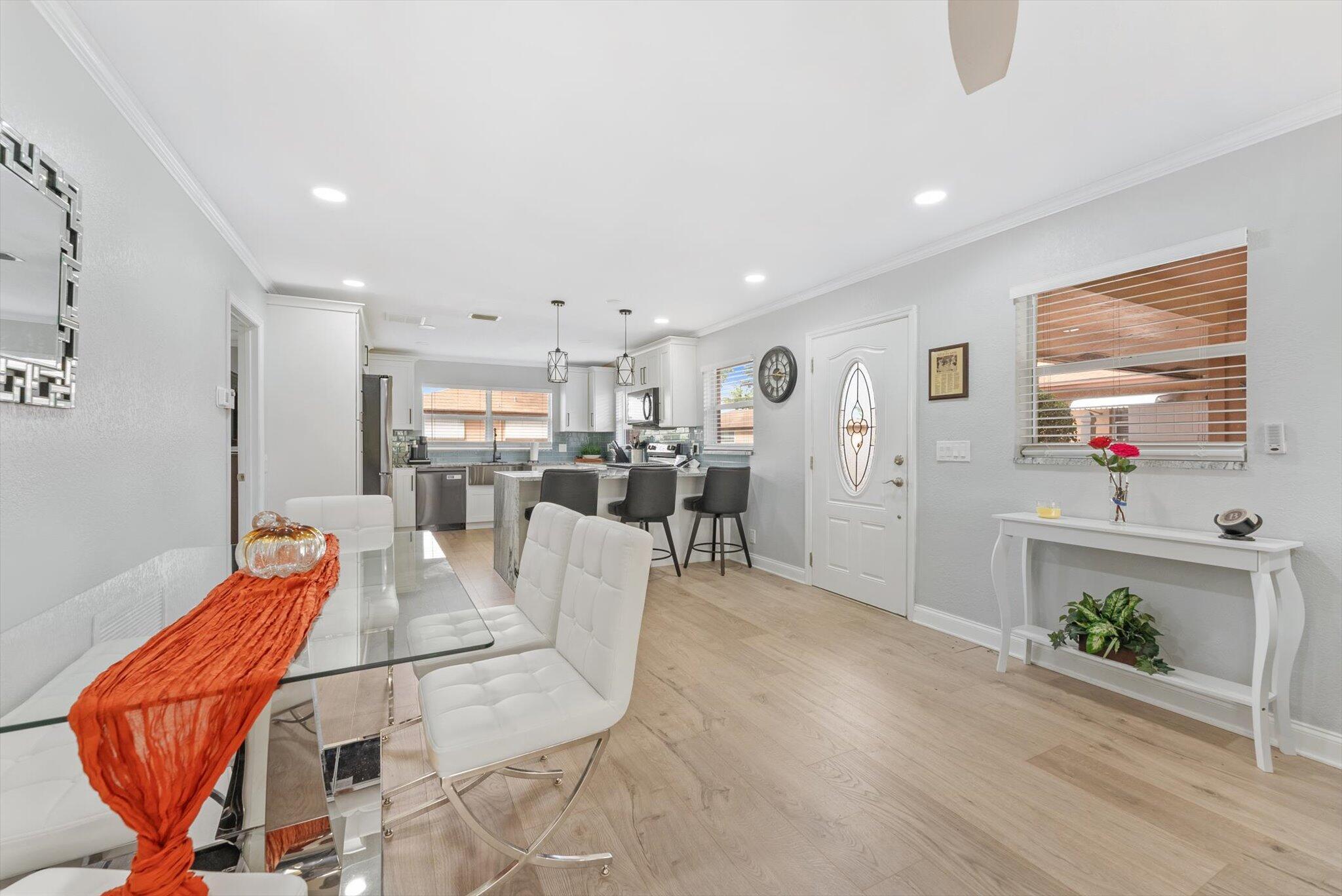 COUNTRY MANORS - Residential