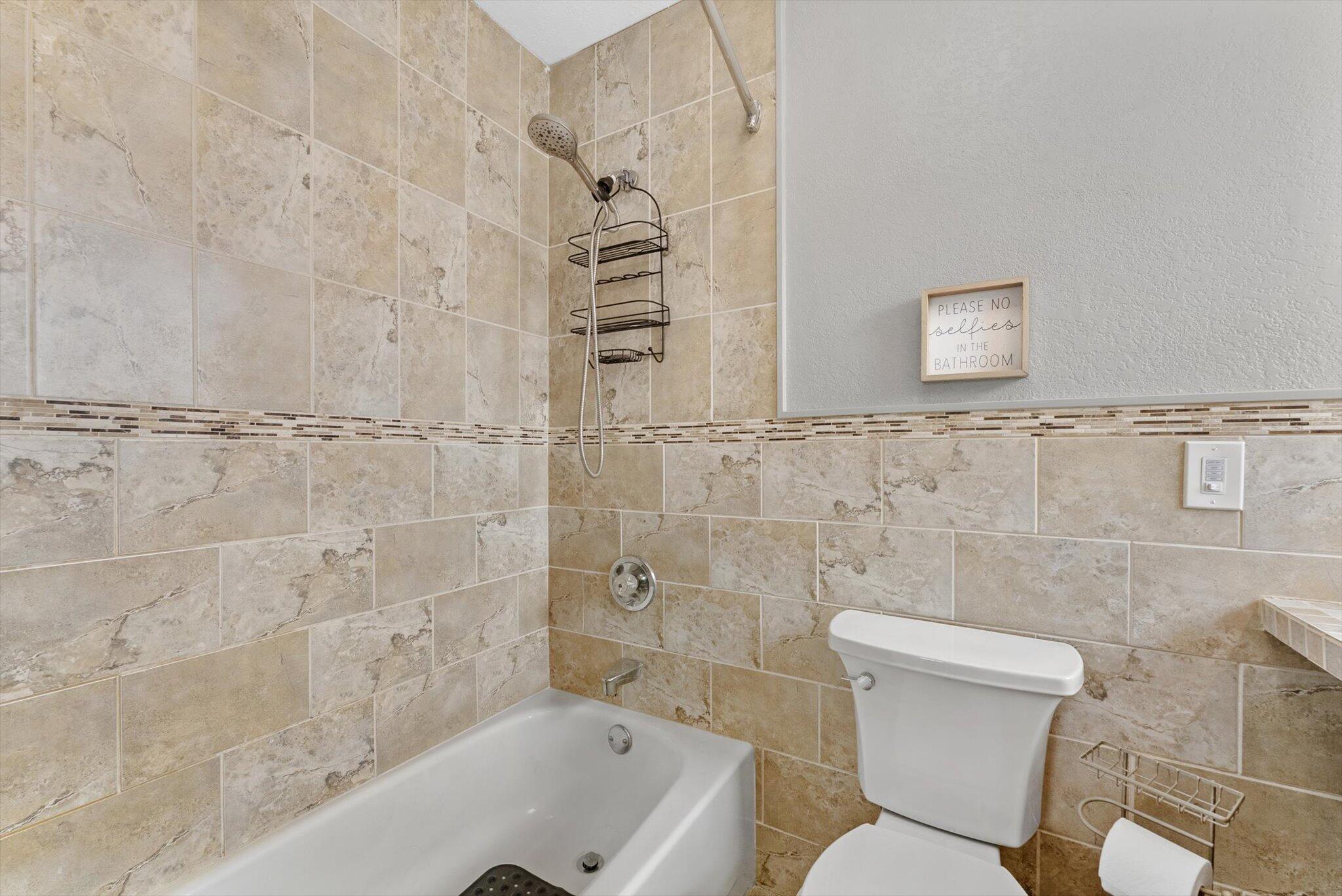 COUNTRY MANORS - Residential