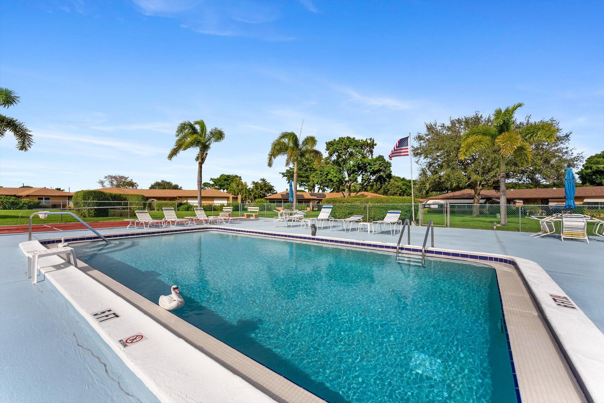 COUNTRY MANORS - Residential