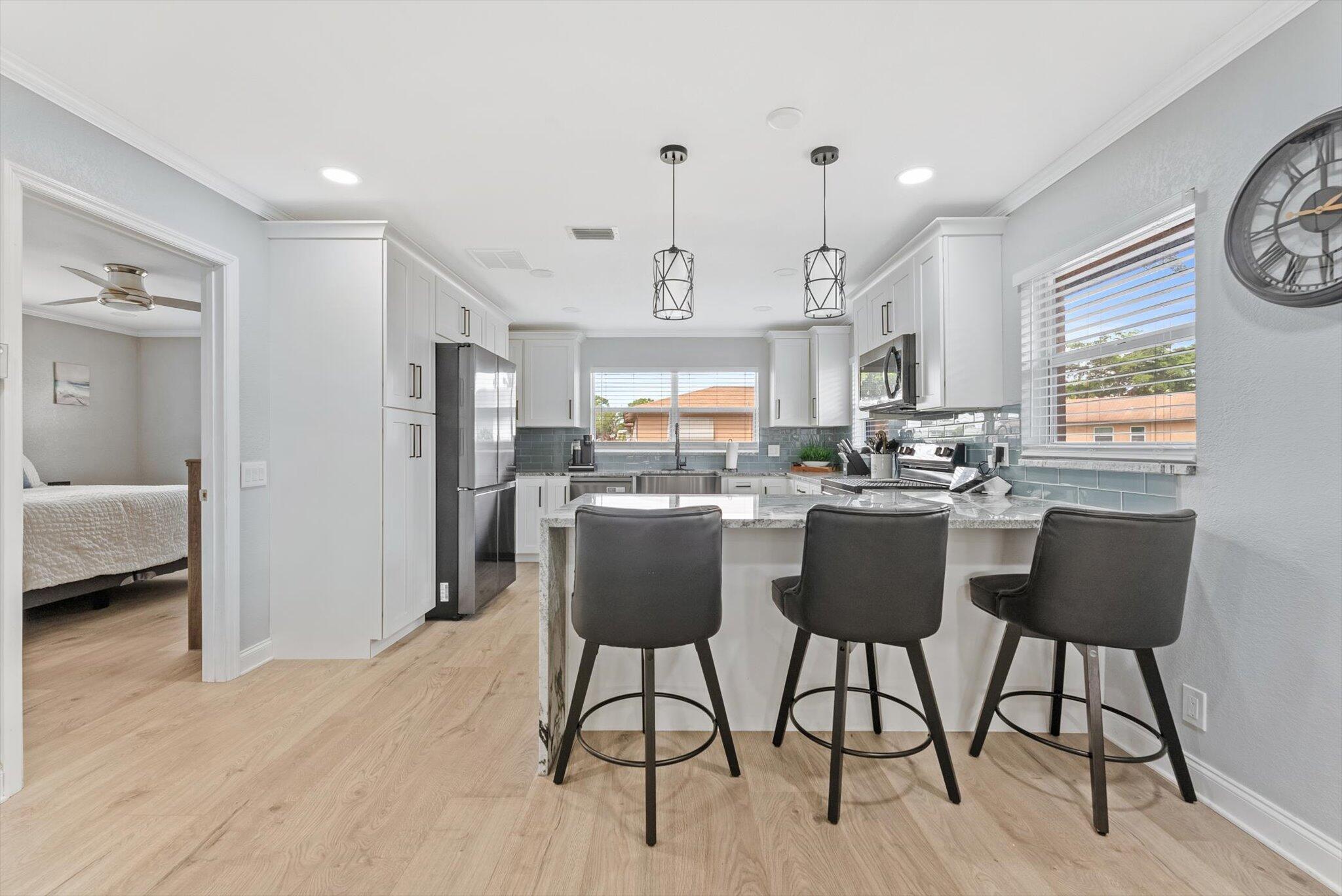 COUNTRY MANORS - Residential