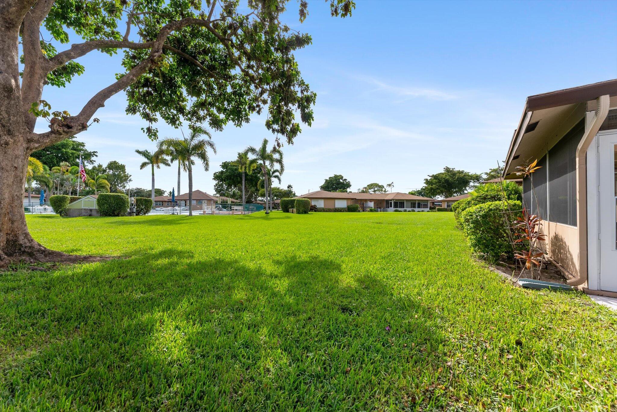 COUNTRY MANORS - Residential