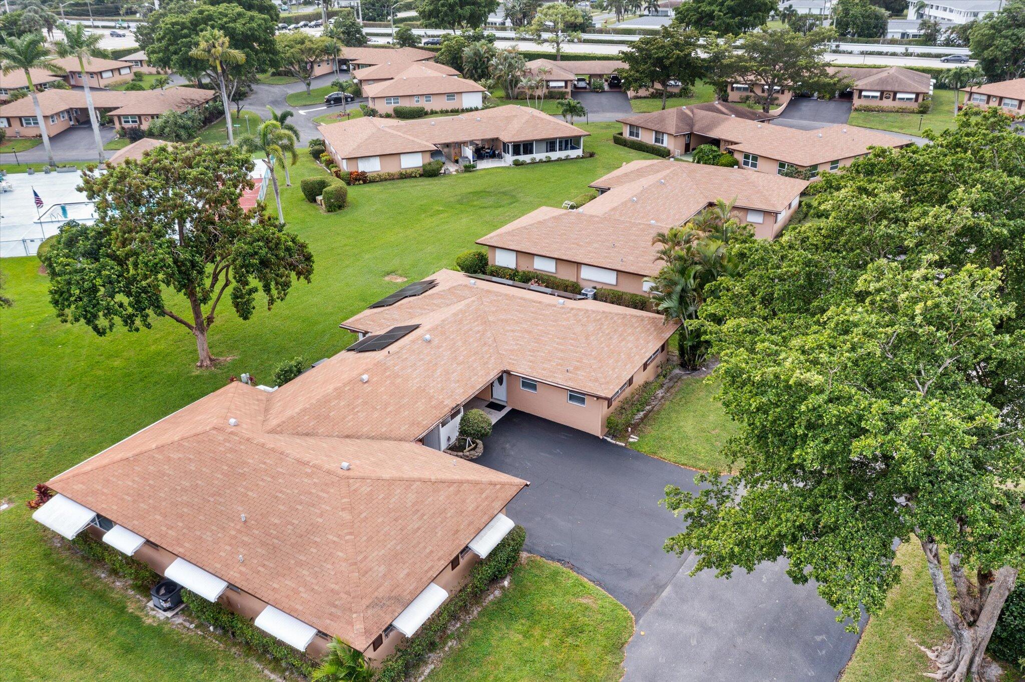 COUNTRY MANORS - Residential