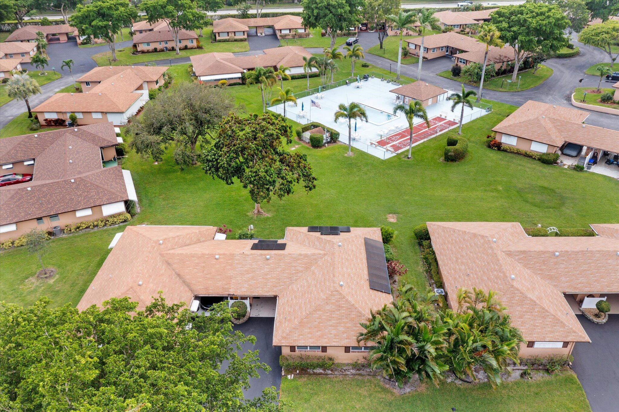 COUNTRY MANORS - Residential