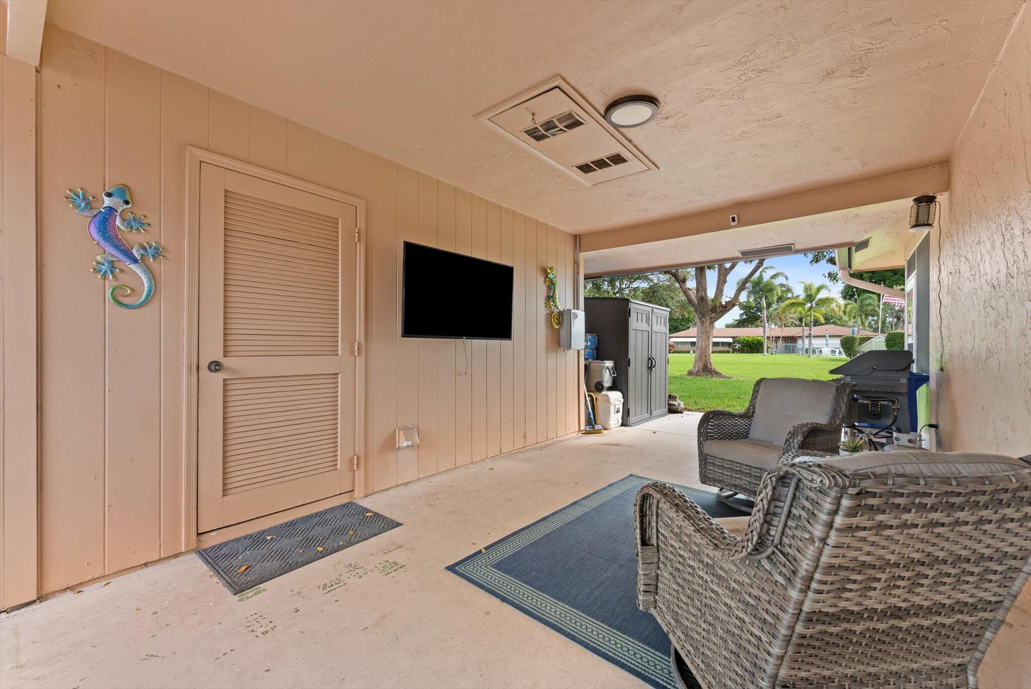 COUNTRY MANORS - Residential