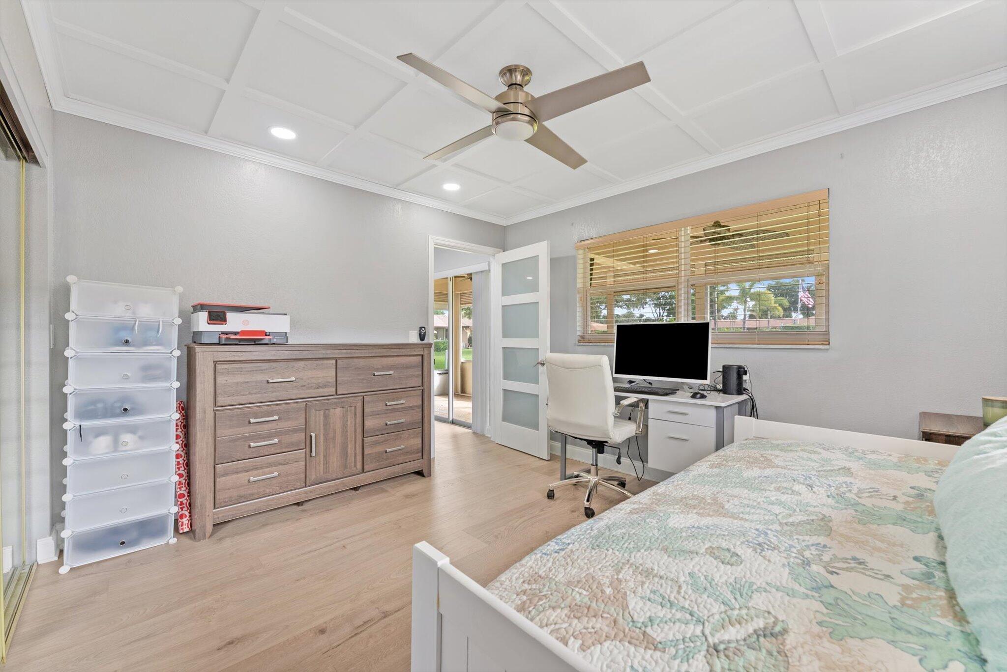 COUNTRY MANORS - Residential