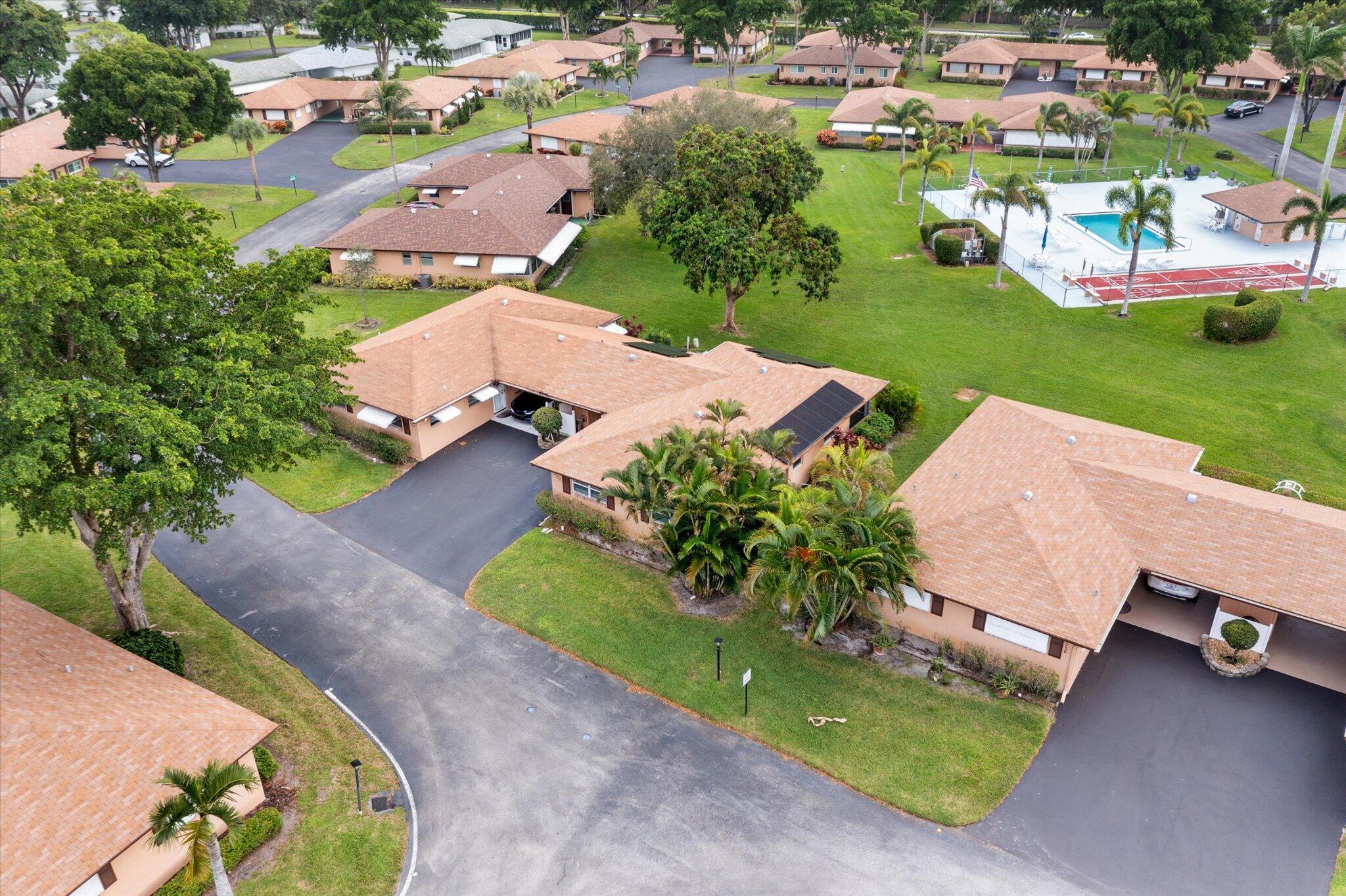 COUNTRY MANORS - Residential