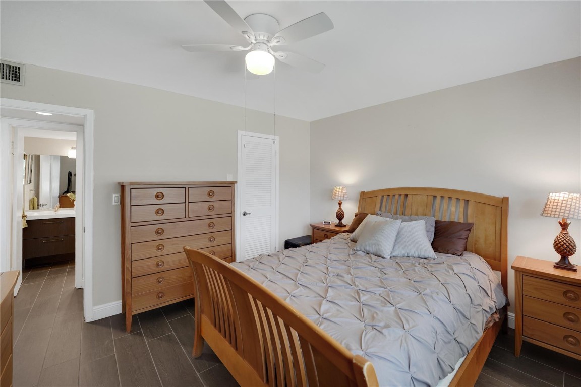 HOLLYBROOK GOLF & TENNIS - Residential