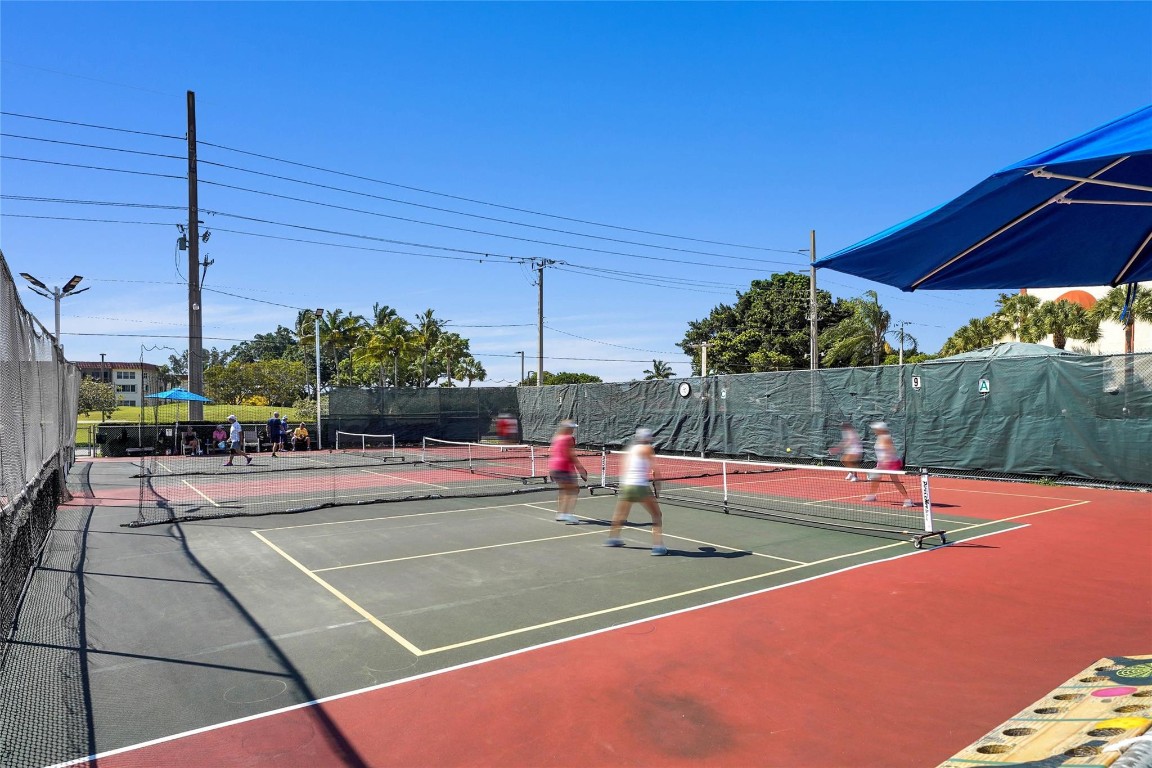HOLLYBROOK GOLF & TENNIS - Residential