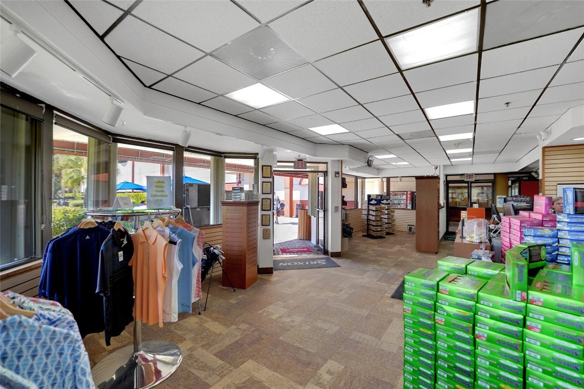 HOLLYBROOK GOLF & TENNIS - Residential