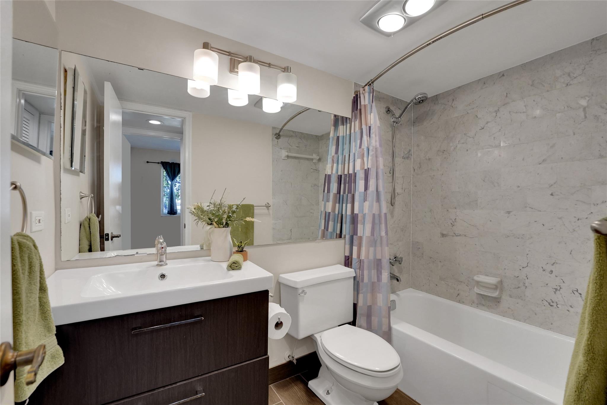 HOLLYBROOK GOLF & TENNIS - Residential