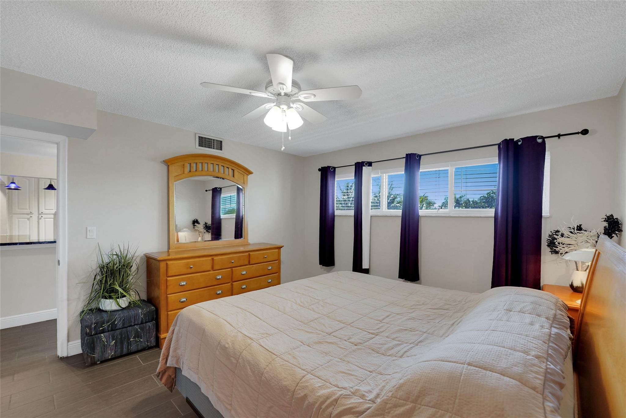 HOLLYBROOK GOLF & TENNIS - Residential