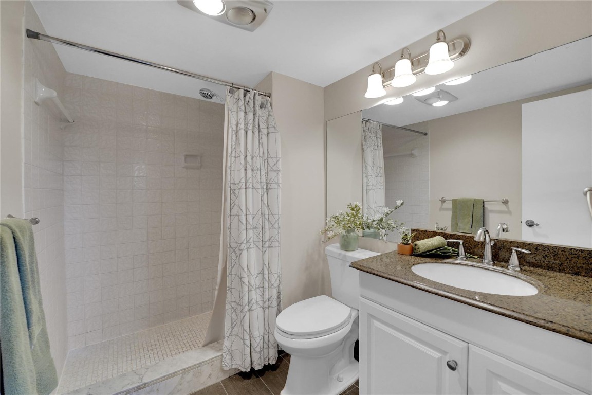 HOLLYBROOK GOLF & TENNIS - Residential