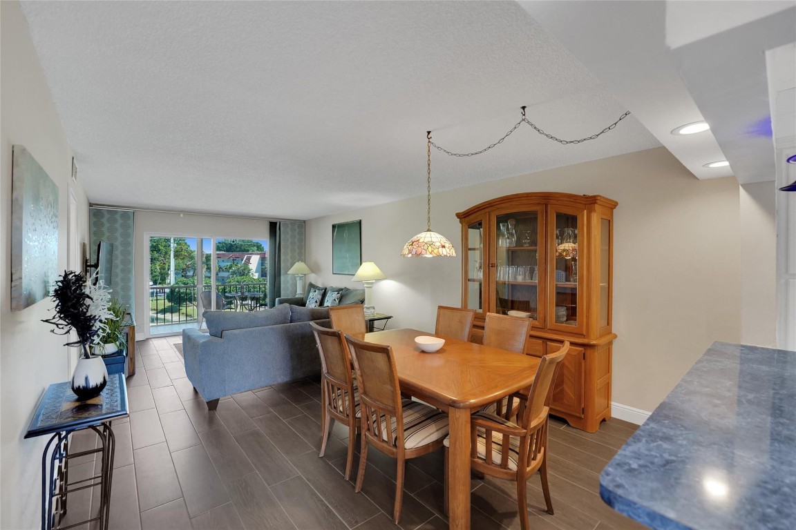 HOLLYBROOK GOLF & TENNIS - Residential