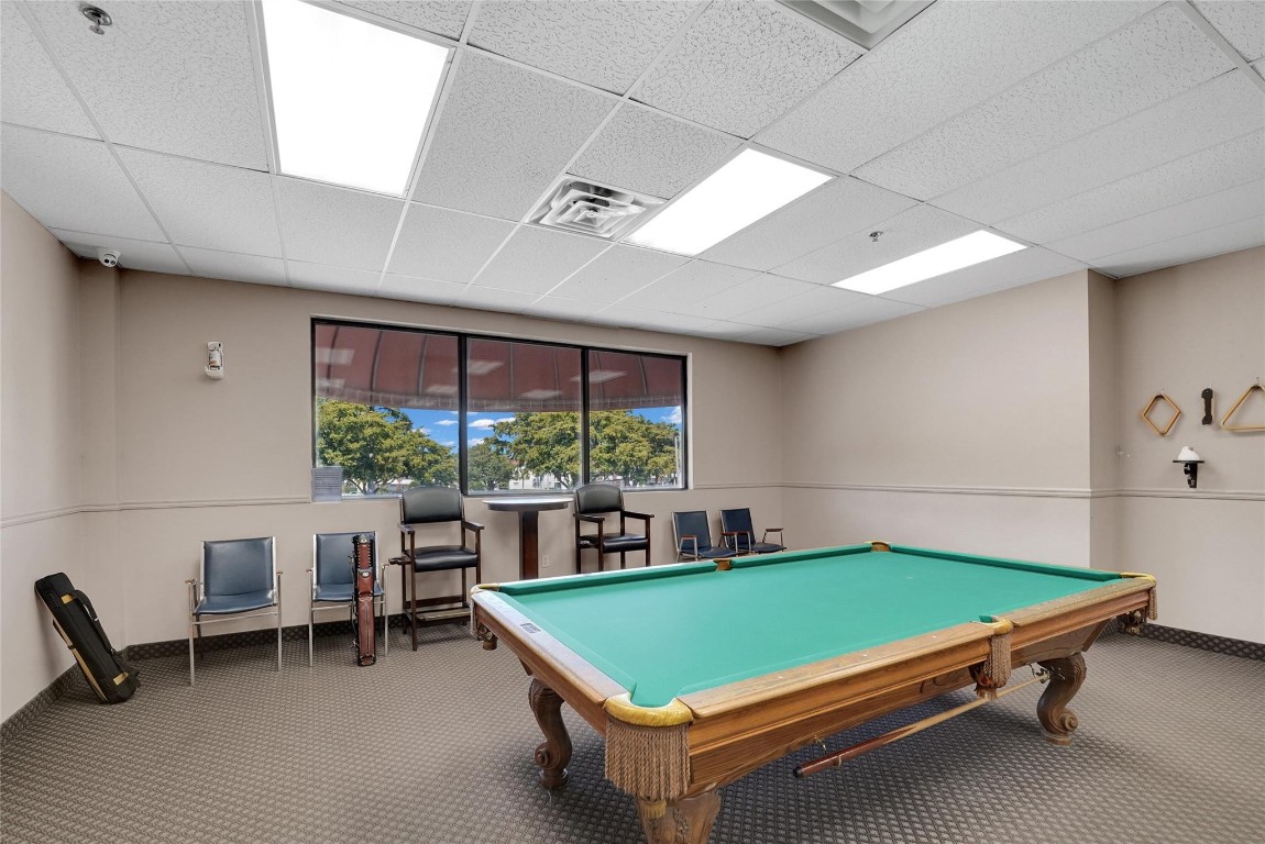 HOLLYBROOK GOLF & TENNIS - Residential