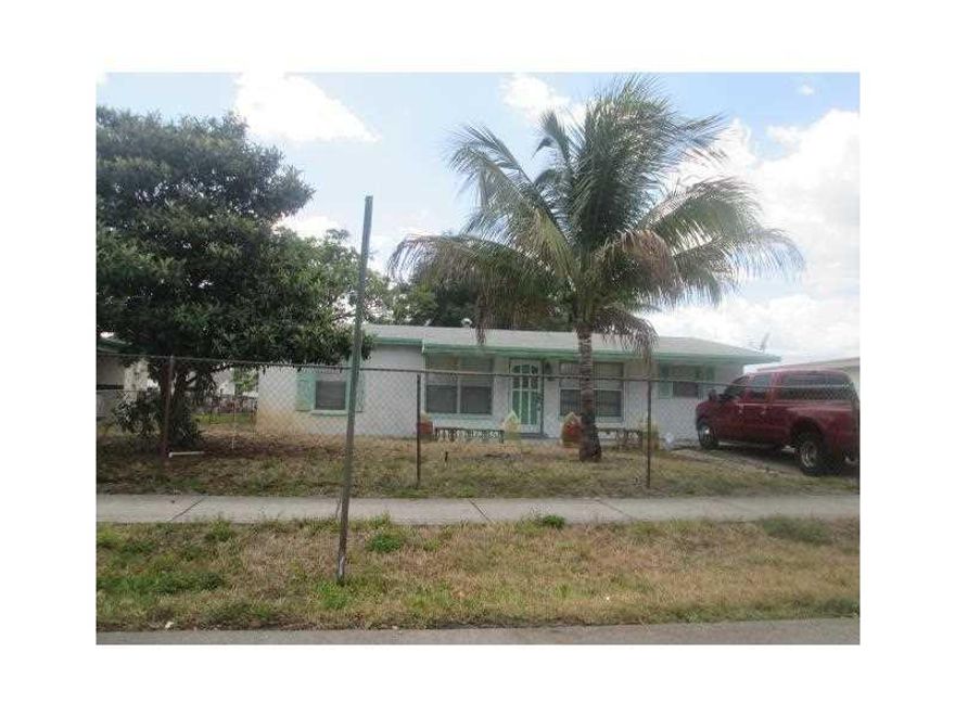 GOOD INVESTOR OPPORTUNITY. SINGLE FAMILY HOME IN WESTWOOD PARK. FEATURES 3B/1B, FENCED YARD AND ENCLOSED PATIO. MINUTES TO I-95, PUBLIC TRANSPORTATION & MORE. NEEDS SOME TLC BUT HAS GREAT POTENTIAL. Sold "subject to 24 CFR 206.125"; It's strongly encourag ed offers include proof of funds or a pre-approval letter. SELLER AND BROKER HAS NO PRIOR PROPERTY HISTORY OR DISCLOSURES AVAILABLE. BUYER AND BUYER'S AGENT IS RESPONSIBLE TO VERIFY OF ANY VIOLATIONS, TAXES, ETC.
