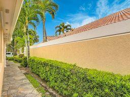 VILLAGEWALK OF WELLINGTON 3 - Residential