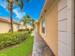 VILLAGEWALK OF WELLINGTON 3 - Residential