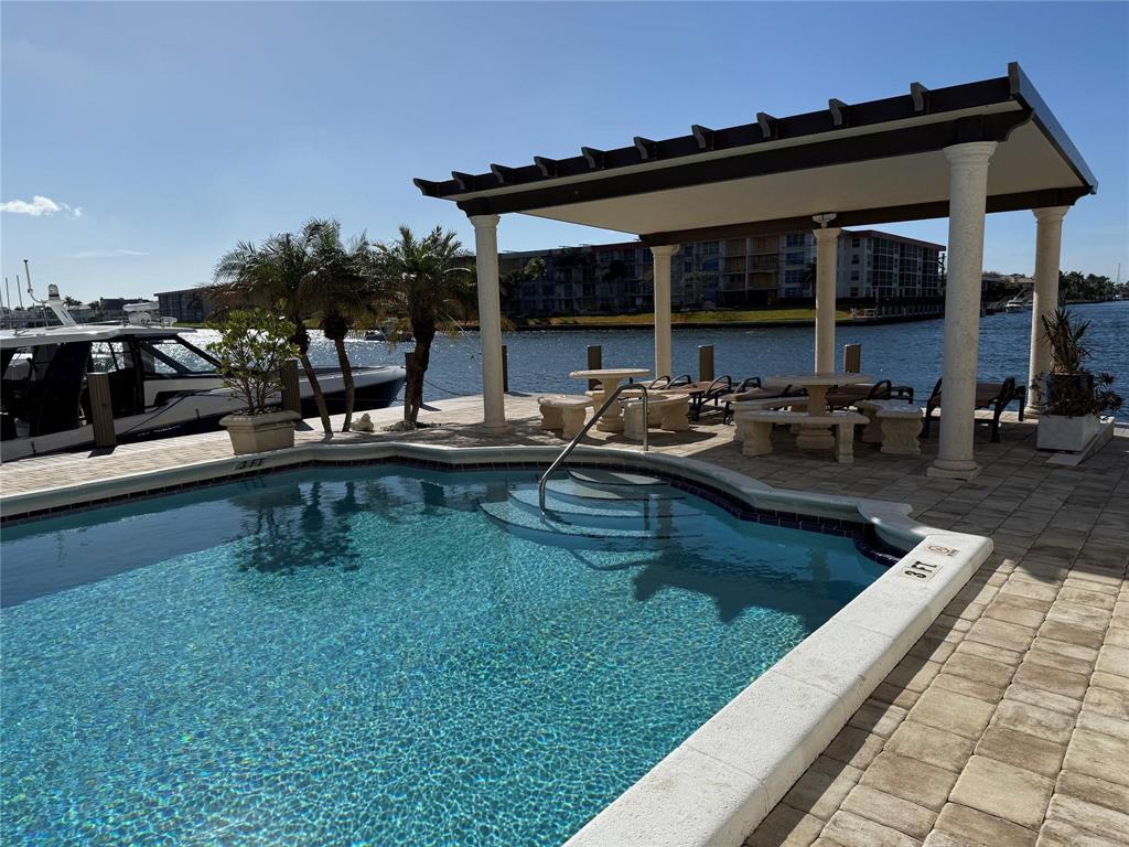 Hillsboro Island House - Residential