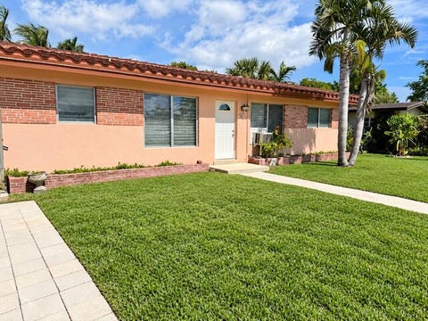 Photo of 5051 SW 10TH Street, Plantation, FL 33317 (MLS # B26079715)
