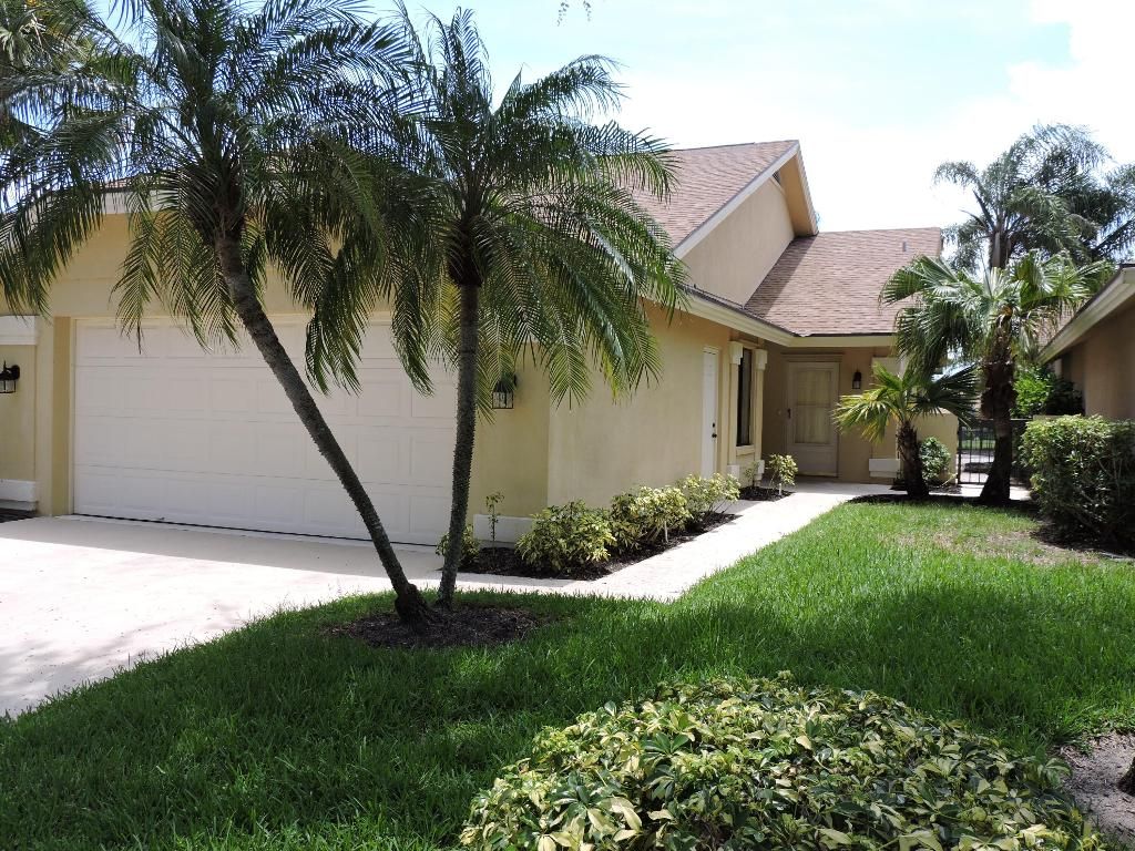 Photo of 130 Dunes Edge Road, Jupiter, FL 33477 (MLS # R10978497)