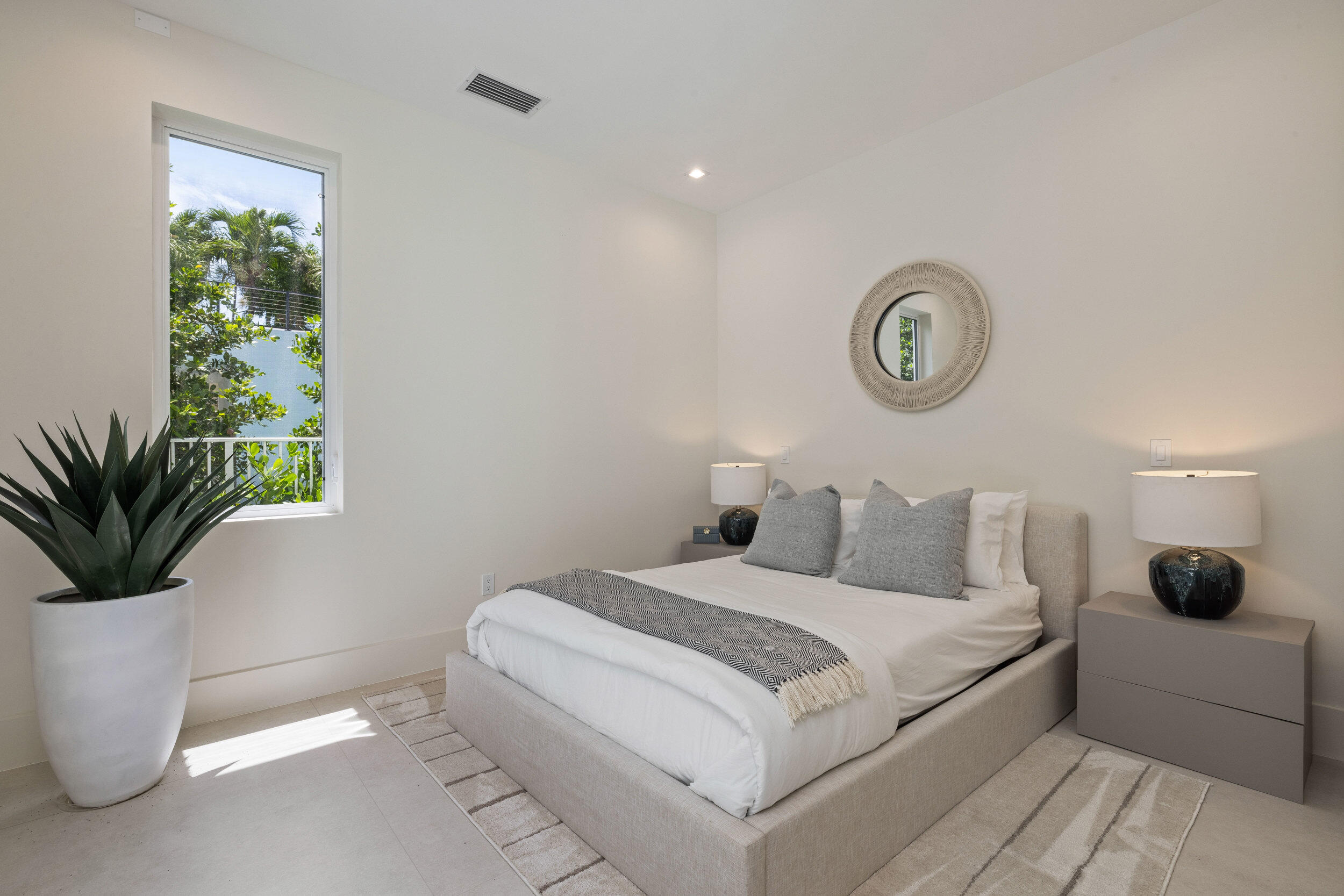 SOPHIA FREY - Residential